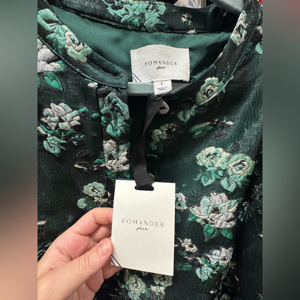 Tuckernuck POMANDER PLACE
Emerala Magnolia Floral Jacquard Samantha Dress - Picture 3 of 4